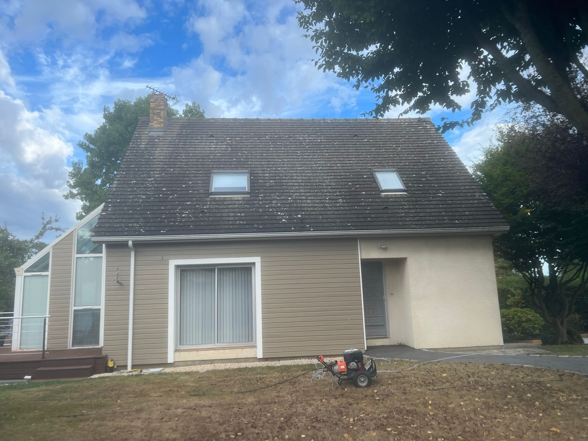 Démoussage toiture - Avant